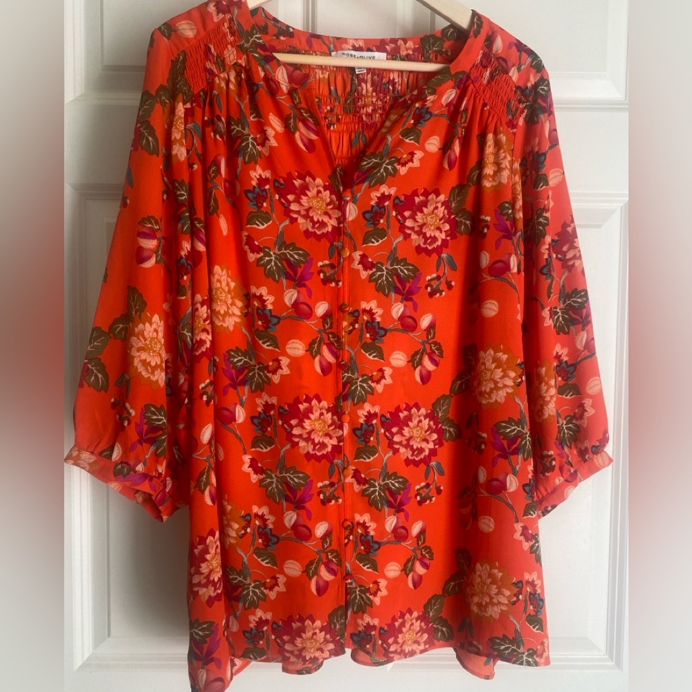 Rose & Olive Floral Blouse Size 1X 3/4 Sleeves Button Down V-Neck Shirred Back